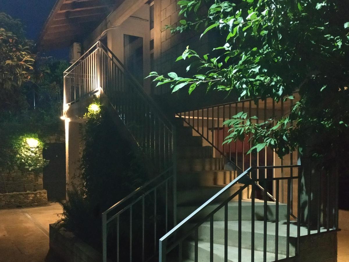 Время Че 수쿰 외부 사진